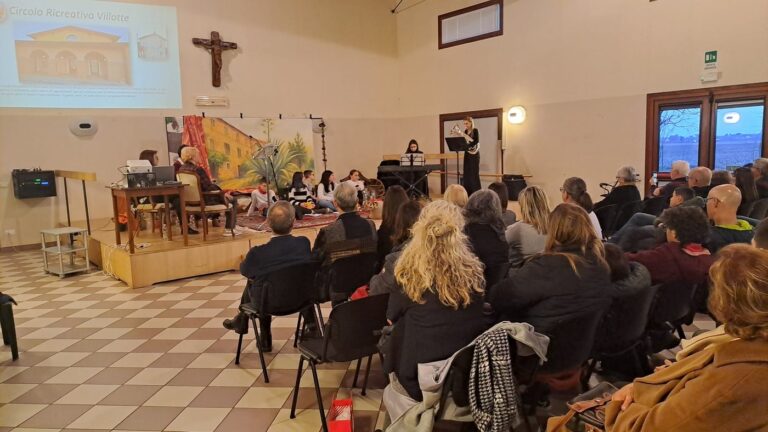 La sala del Circolo durante la presentazione di Un cuore fiorito