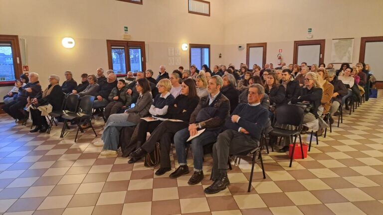 Il pubblico alla presentazione di Un cuore fiorito